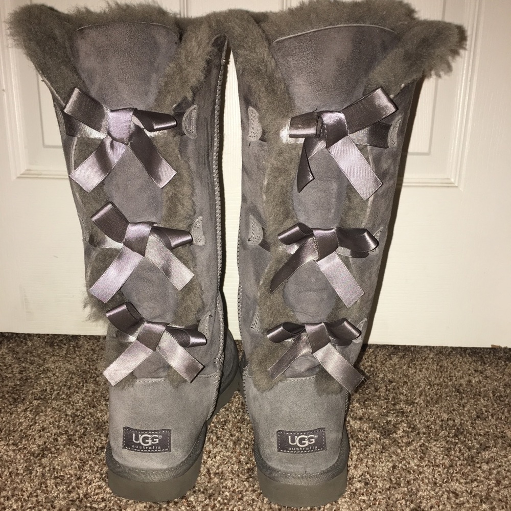 Ugg Australia tall Bailey bow gray boots